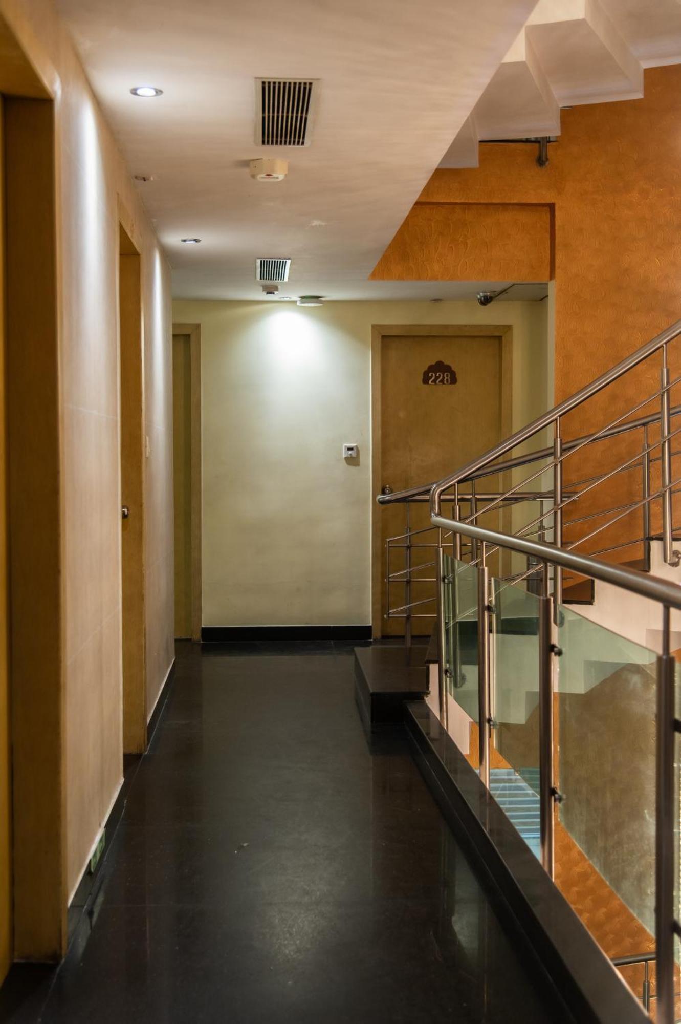 Mayur Hotel New Delhi Buitenkant foto