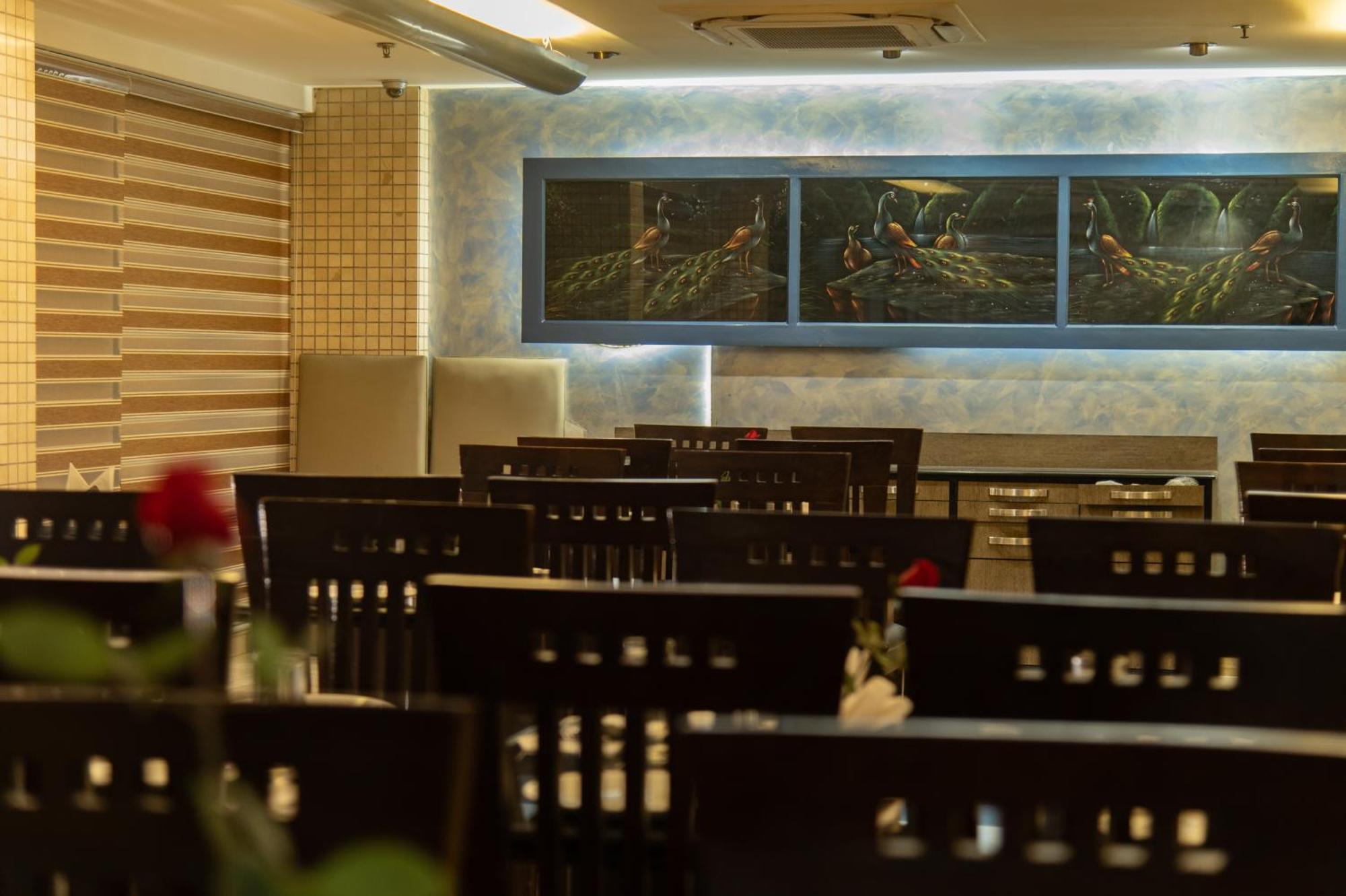 Mayur Hotel New Delhi Buitenkant foto