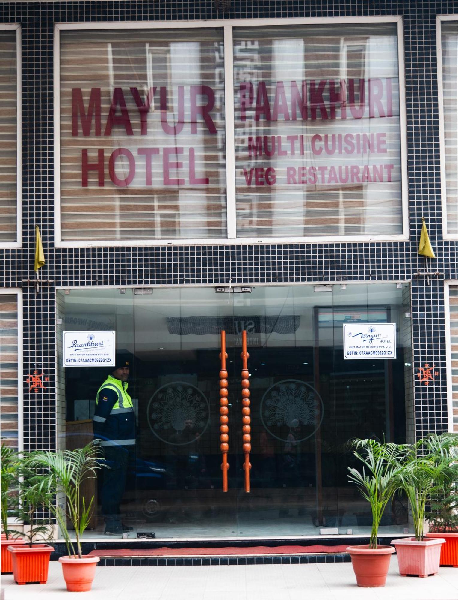 Mayur Hotel New Delhi Buitenkant foto