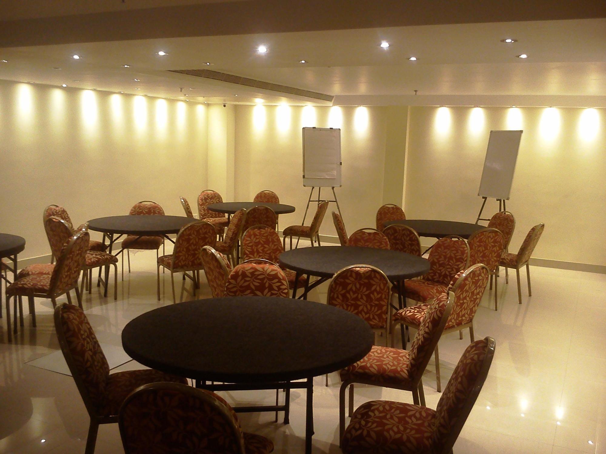 Mayur Hotel New Delhi Buitenkant foto
