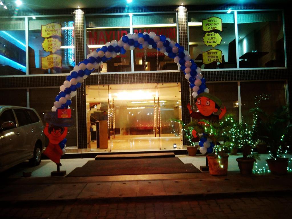Mayur Hotel New Delhi Buitenkant foto