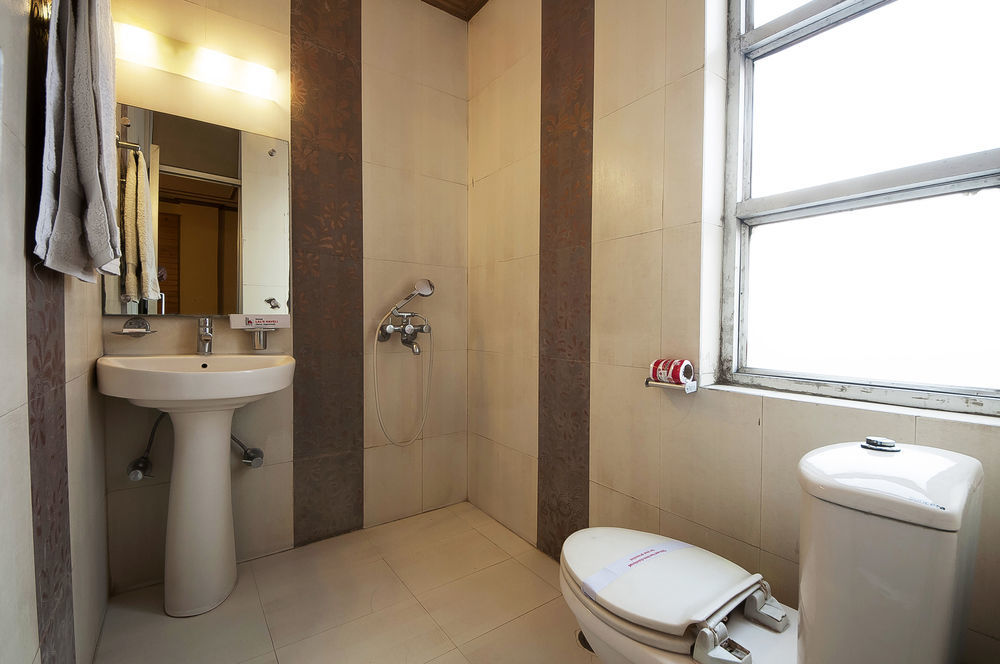 Mayur Hotel New Delhi Buitenkant foto