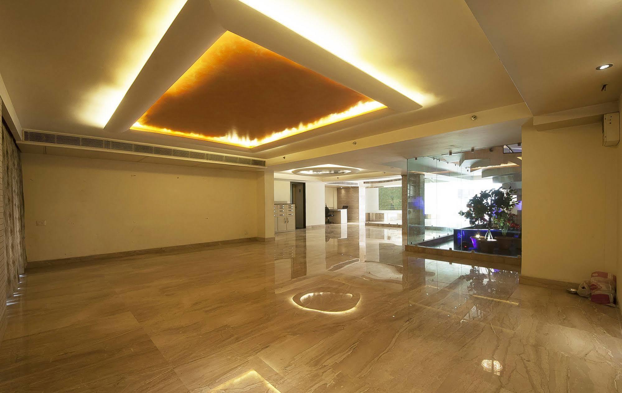 Mayur Hotel New Delhi Buitenkant foto